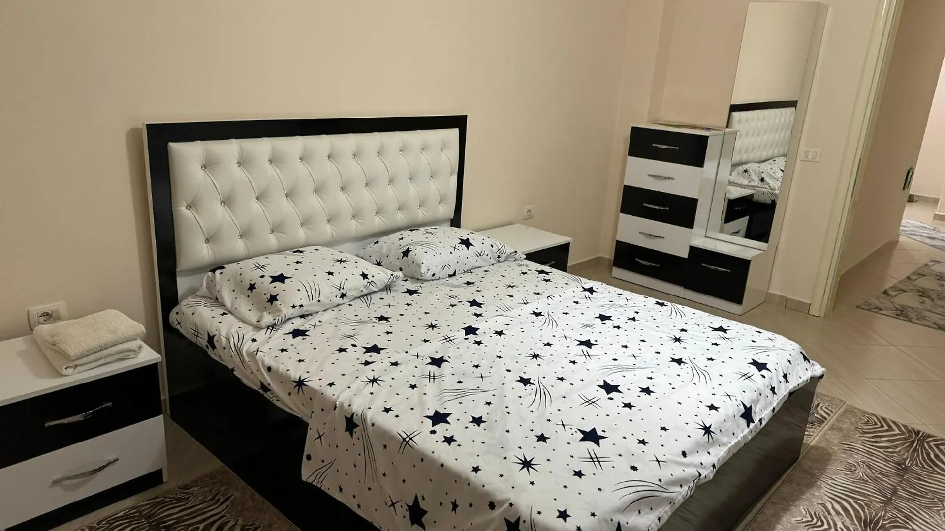 Elsuarha Apartment 포그라데츠