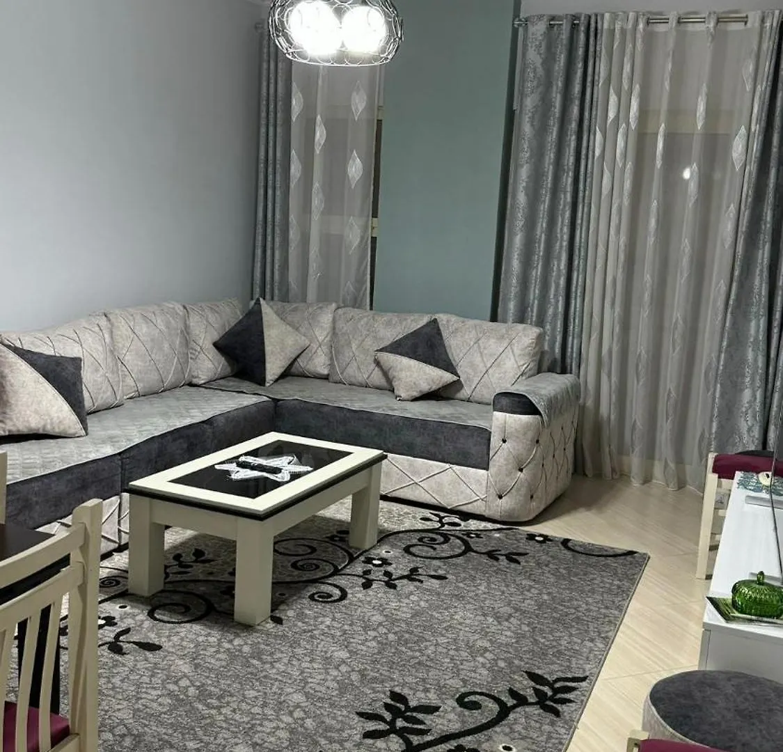 Elsuarha Apartment 포그라데츠